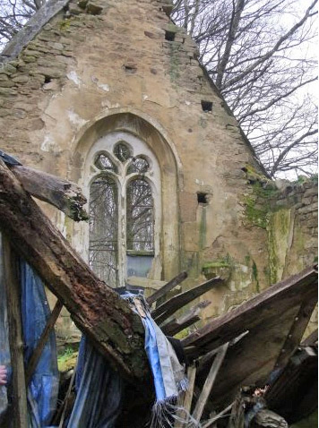 charpente détruite de la chapelle SainT Loup